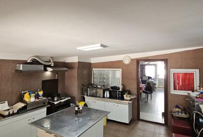 Casă cu 4 camere în Central - 2
