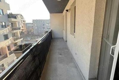 Garsonieră semidecomandată în Titan