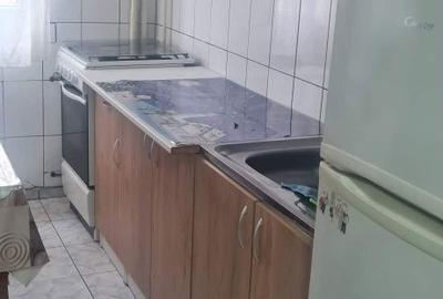 Apartament cu 3 camere semidecomandat în Calea București - 2