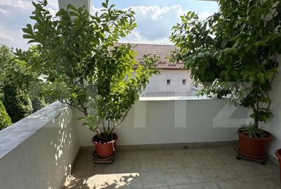 Casă cu 7 camere cu Teren 300 Mp în Titulescu - 2