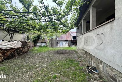 Casă cu 2 camere în Rășinari