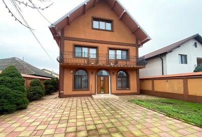 Casă individuală cu 6 camere cu Teren 302 Mp în Valu lui Traian - 1