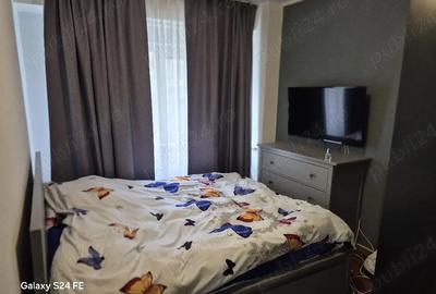 Apartament cu 3 camere decomandat în Tei