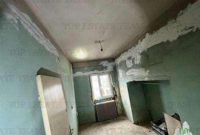 2 garsoniere adiacente la rosu pe Calea Grivitei, etaj 4 - 13