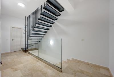 Duplex cu 5 camere cu Canalizare în Central - 14