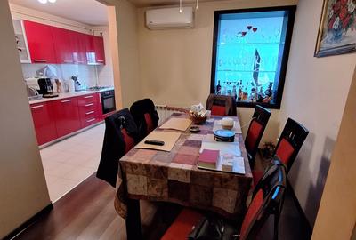 Apartament cu 4 camere semidecomandat, mobilat în Circumvalațiunii - 1