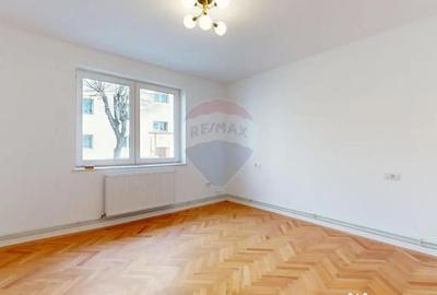 Casă cu 5 camere cu Teren 540 Mp în Central - 3