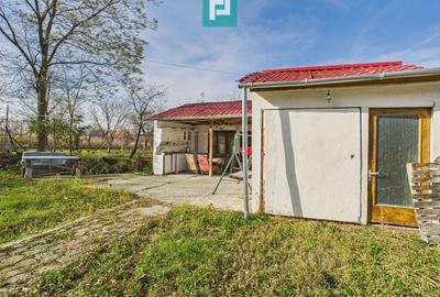 Casuță cu priveliște panoramică spre Cetatea Șiria - 7