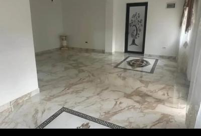 Casă cu 2 camere în Central