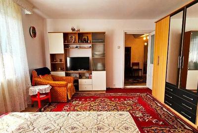 Casa, anexa si teren 1239 mp, situata in Podoleni - 2