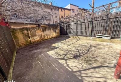 Casă cu 5 camere cu Canalizare în Vatra Luminoasă - 1