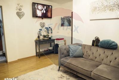 Casă cu 9 camere cu Teren 370 Mp în Central - 1