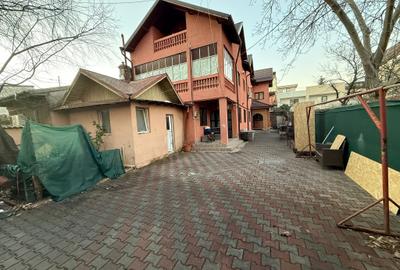 Casă cu 5 camere în Dămăroaia