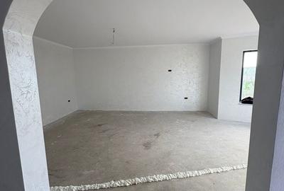 Casă cu 3 camere în Curtești - 3