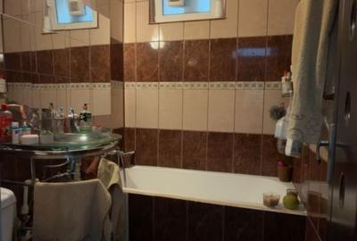 Apartament cu 2 camere semidecomandat, mobilat în 1 Mai - 7