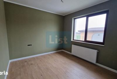 Casă cu 4 camere cu Teren 476 Mp în Recea - 1