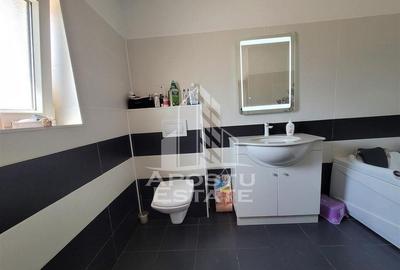 Casă cu 5 camere cu Teren 1763 Mp în Șag - 11