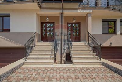 Duplex cu 6 camere cu Canalizare în Noua - 2