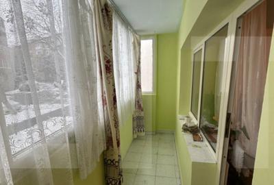 Apartament 3 camere, 61 mp, zona Miorita - 1