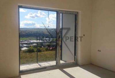 Apartament cu 2 camere in zona Baciu Regal - 1