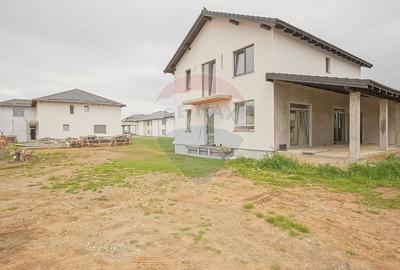 Casă individuală cu 4 camere cu Teren 500 Mp în Tărlungeni - 1
