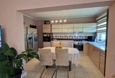 Casă cu 4 camere cu Teren 250 Mp în Domnești - 7