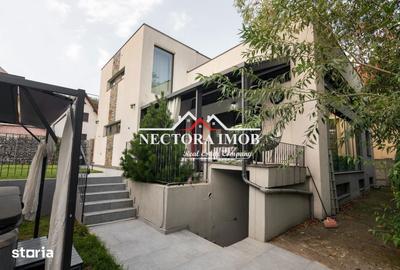 Casă cu 7 camere cu Teren 450 Mp în Central - 2