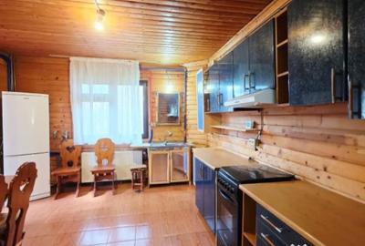 Casă cu 8 camere cu Teren 746 Mp în Moieciu - 8