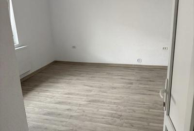 Apartament cu 4 camere în Central - 2
