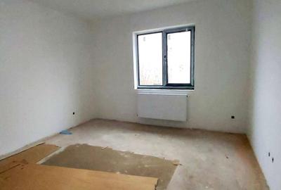 Duplex cu 5 camere cu Canalizare în Central - 9