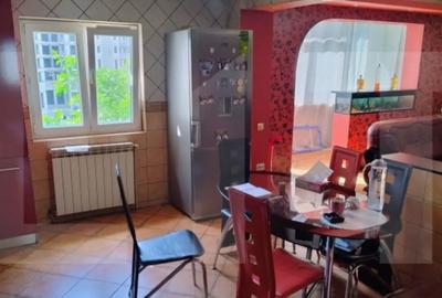 Apartament cu 4 camere decomandat, mobilat în Doamna Ghica