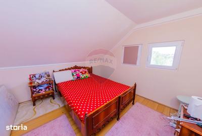 Casă cu 5 camere cu Teren 1133 Mp în Groși - 10