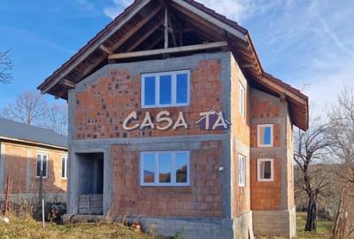 Casă individuală cu 3 camere cu Canalizare în Central - 2