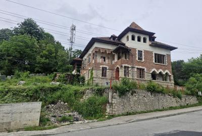 Casă cu 4 camere în Central - 3
