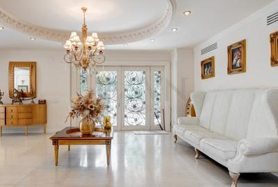 Casă individuală cu 15 camere cu Canalizare în Petricani - 3