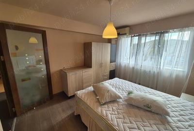 Apartament cu 3 camere decomandat în Micro IV - 7