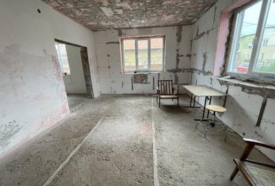 Casă individuală cu 4 camere cu Canalizare în Mircea cel Bătrân - 6