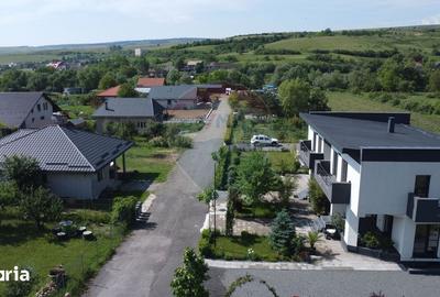 Casă cu 6 camere cu Teren 500 Mp în Baciu - 1