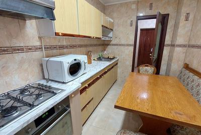 13 Seprembrie,Panduri, metrou Academia Militara la 800m - 5