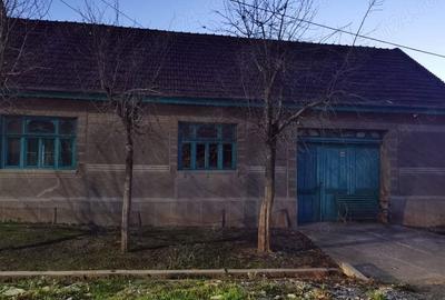 Casă cu 4 camere în Slatina-Nera - 3