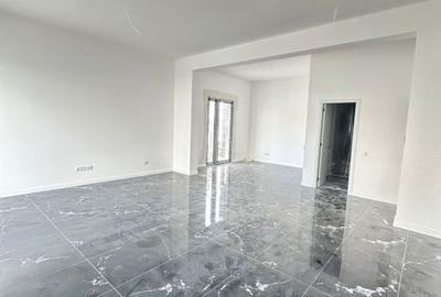 Spațiu comercial, de 48 mp, în Central - 3