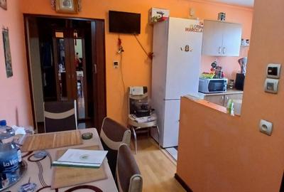 1 cam decomandat spatios Girocului amenajat etaj 5 mansarda