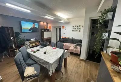 Apartament cu 4 camere decomandat în Medicină