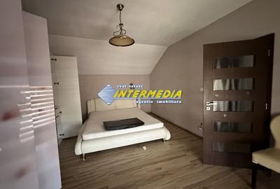 Casă individuală cu 7 camere cu Teren 700 Mp în Cetate - 2