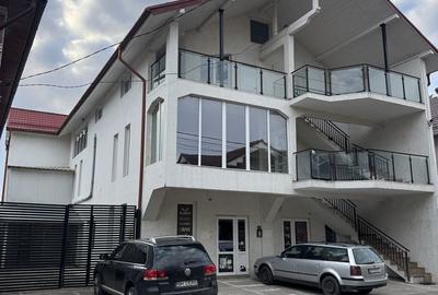 Spațiu comercial, de 400 mp, în Central - 4