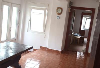 Casă cu 3 camere cu Teren 1200 Mp în Brădet - 2