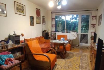 Apartament spa?ios cu 3 camere + garaj , situat intr-o zon - 11