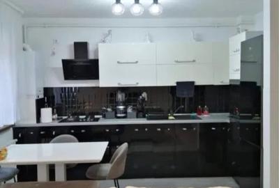 Apartament cu 2 camere semidecomandat, mobilat în Florești - 2