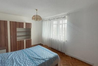 Apartament de 2 camere ultracentral, 48 mp, balcon inchis, zona Regele Mihai
