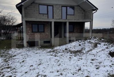 Casa la ro?u Mana?turel ,teren generos,priveli?te pano - 35